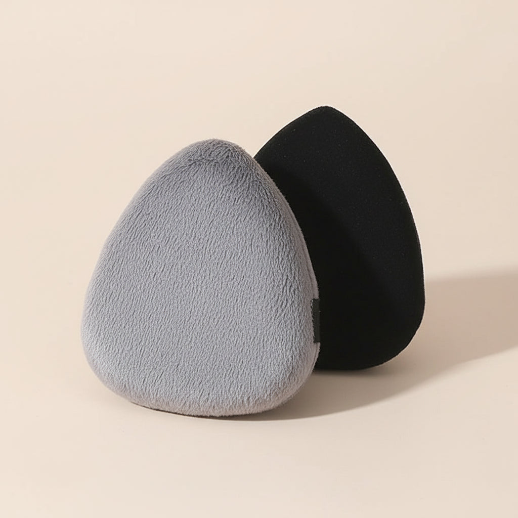 Grande Éponge de Maquillage Velours – Forme Goutte 10 cm