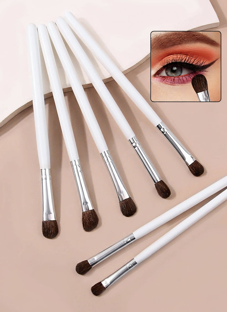 Pinceaux de Maquillage Blancs – Manche Long en Bois, Poils Doux, Idéal pour Yeux et Enlumineur