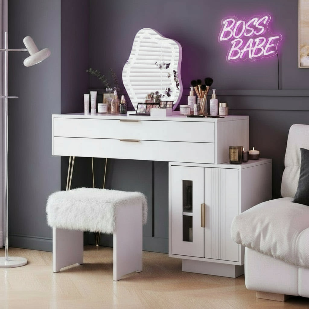 Vanity Lola