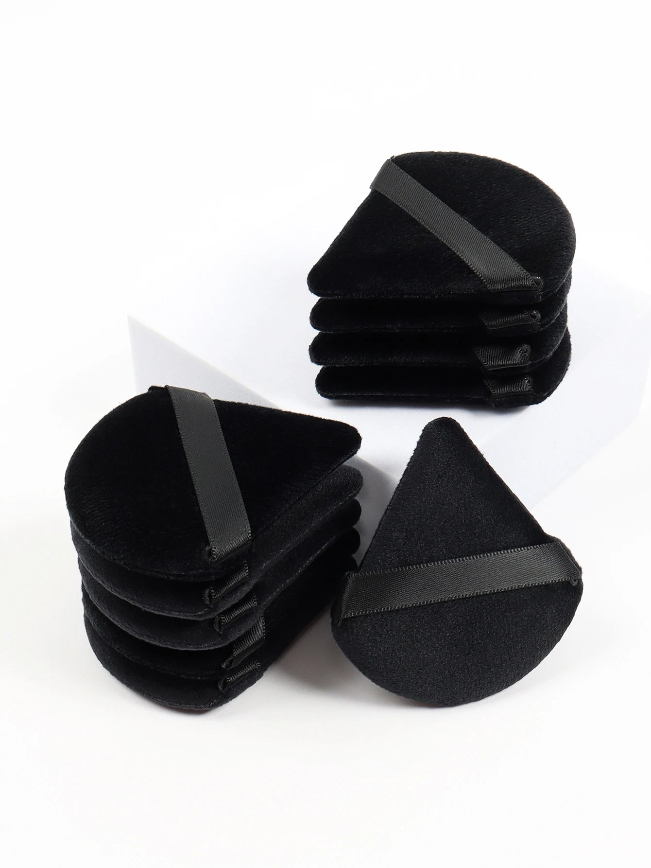 Éponge de Maquillage Triangulaire Noire en Velours
